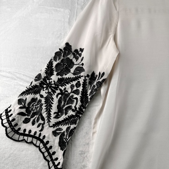 Black and white embroidered sleeves Tunic Blouse - Picture 7 of 11